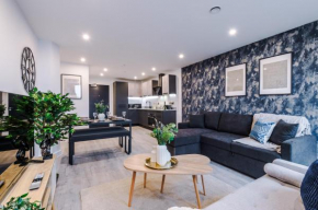 Icona 2 Apartment, With Free Onsite Gym and Secure Parking